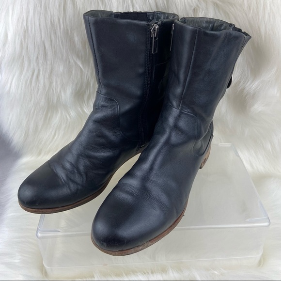 UGG Shoes - UGG LEATHER FINNEGAN BOOTIES